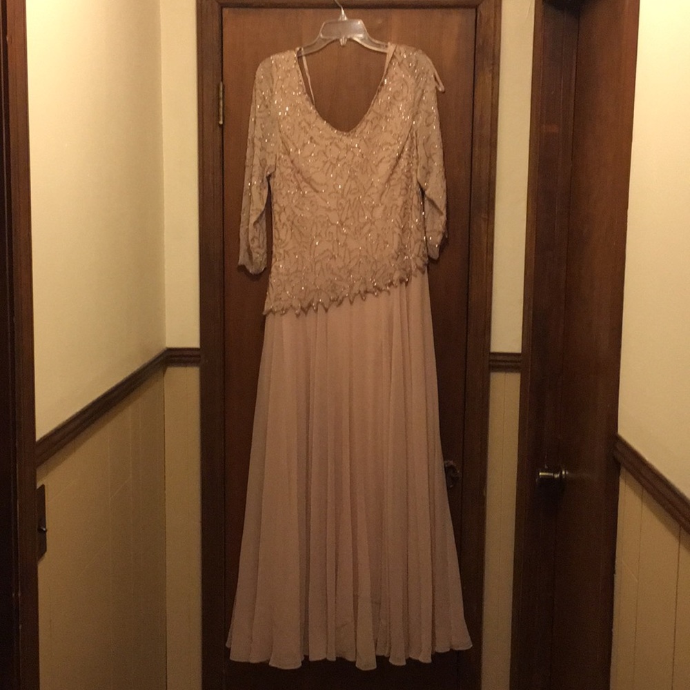 Mother of the Bride dress . Only worn once!